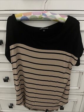 Cable & Gauge Black and Beige Striped Short Sleeve Tee
